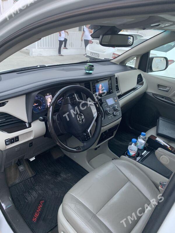 Toyota Sienna 2018 - 400 000 TMT - Ашхабад - img 3