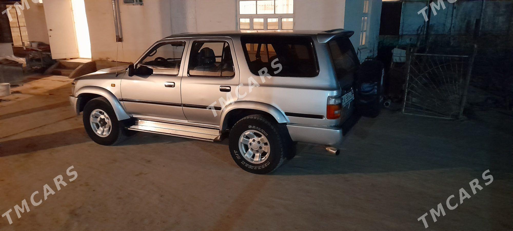 Toyota Hilux 1995 - 45 000 TMT - Etrek - img 2