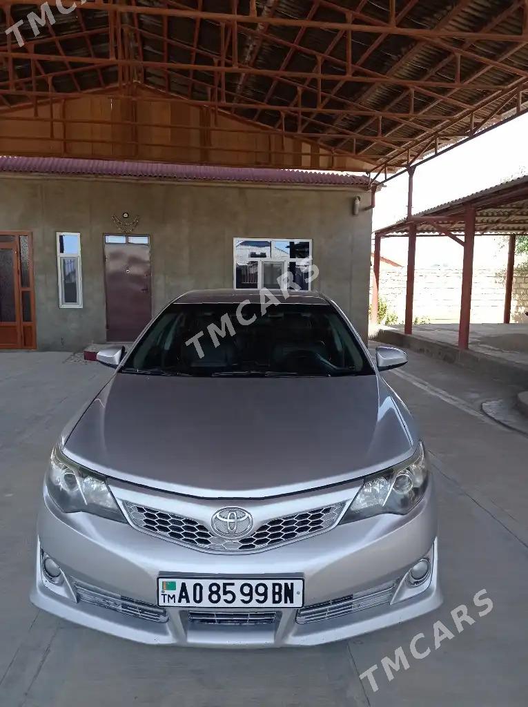 Toyota Camry 2012 - 225 000 TMT - Гумдаг - img 4