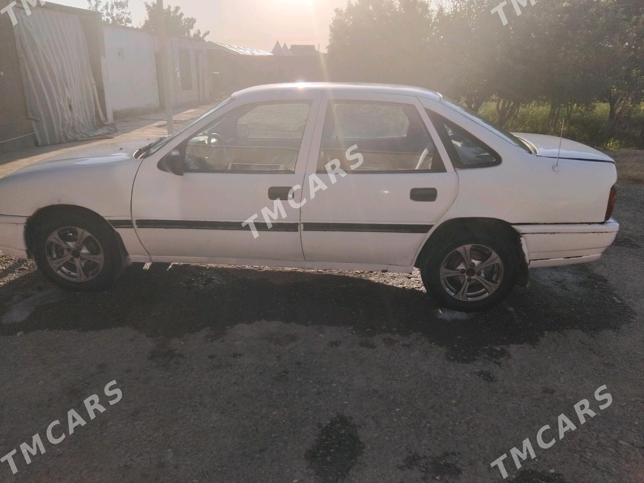 Opel Vectra 1991 - 19 000 TMT - Sarahs - img 3