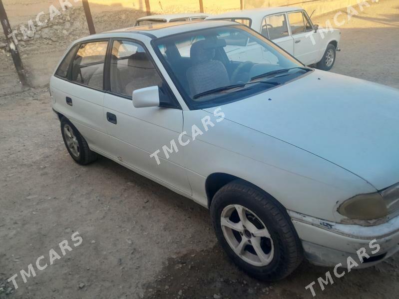 Opel Astra 1992 - 30 000 TMT - Gyzylarbat - img 3