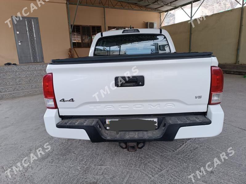 Toyota Tacoma 2018 - 340 000 TMT - Türkmenbaşy - img 4