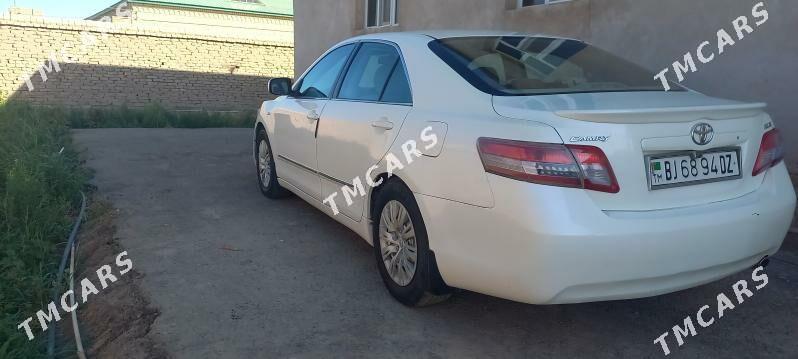 Toyota Camry 2010 - 115 000 TMT - Дашогуз - img 3