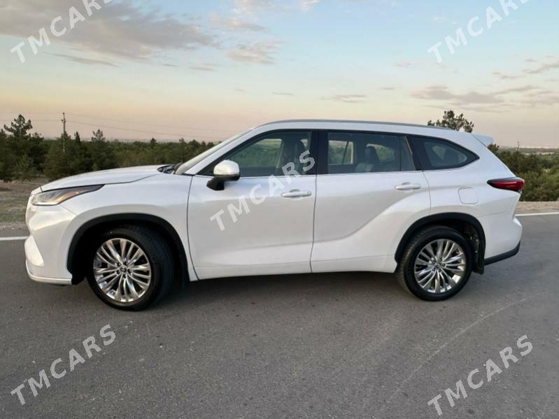 Toyota Highlander 2022 - 560 000 TMT - Aşgabat - img 2