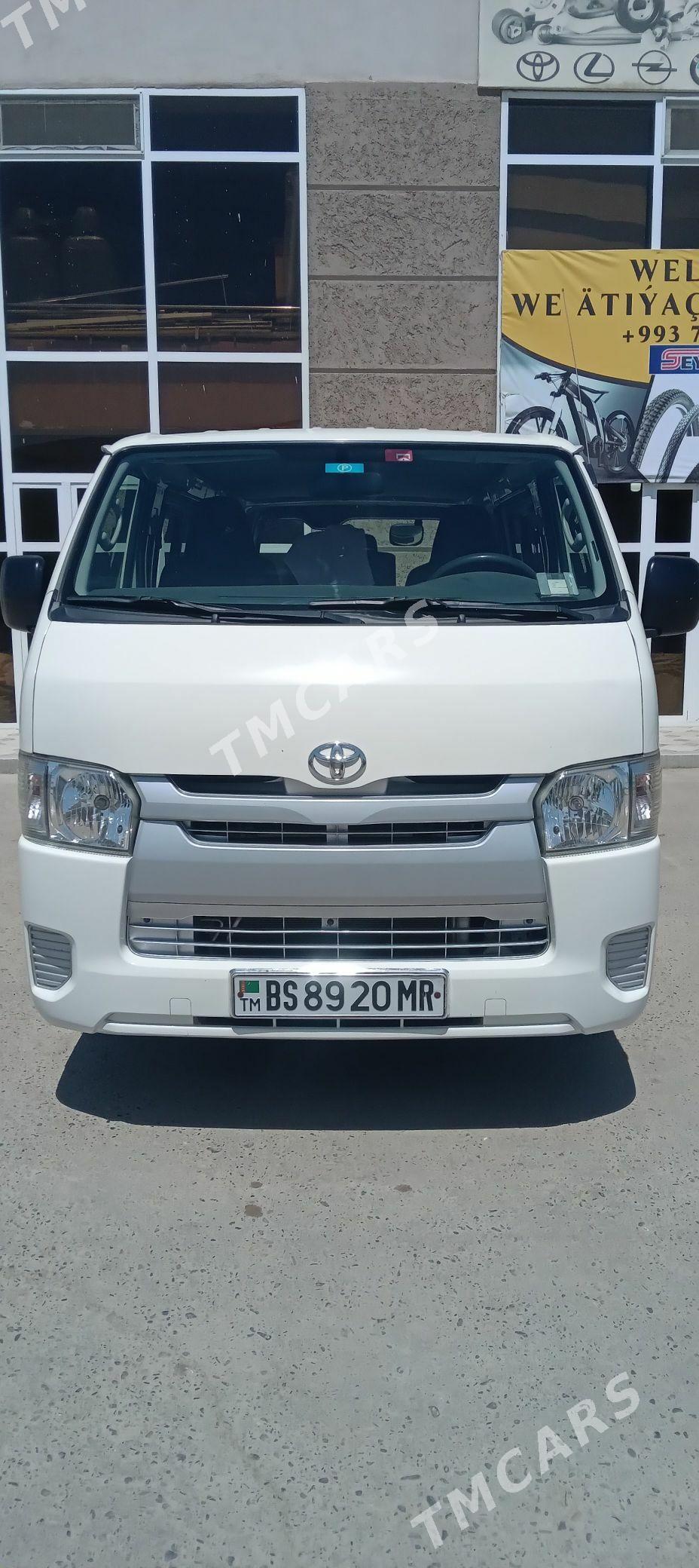 Toyota Hiace 2018 - 400 000 TMT - Ёлётен - img 2