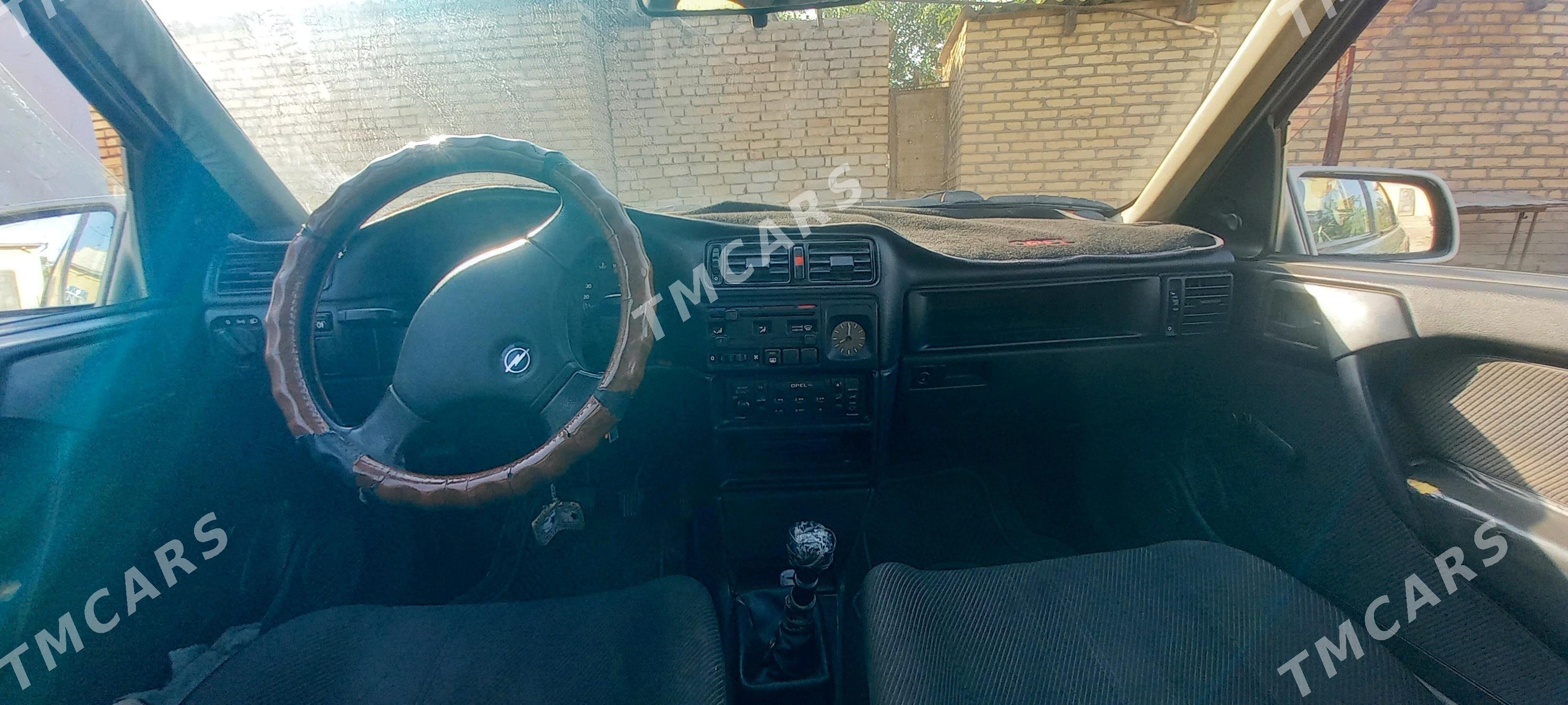 Opel Vectra 1992 - 40 000 TMT - Сакарчага - img 4