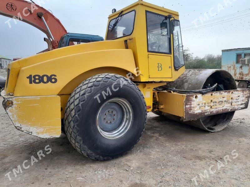 JCB 3CX Compact 2002 - 400 000 TMT - Ак-Бугдайский этрап - img 2