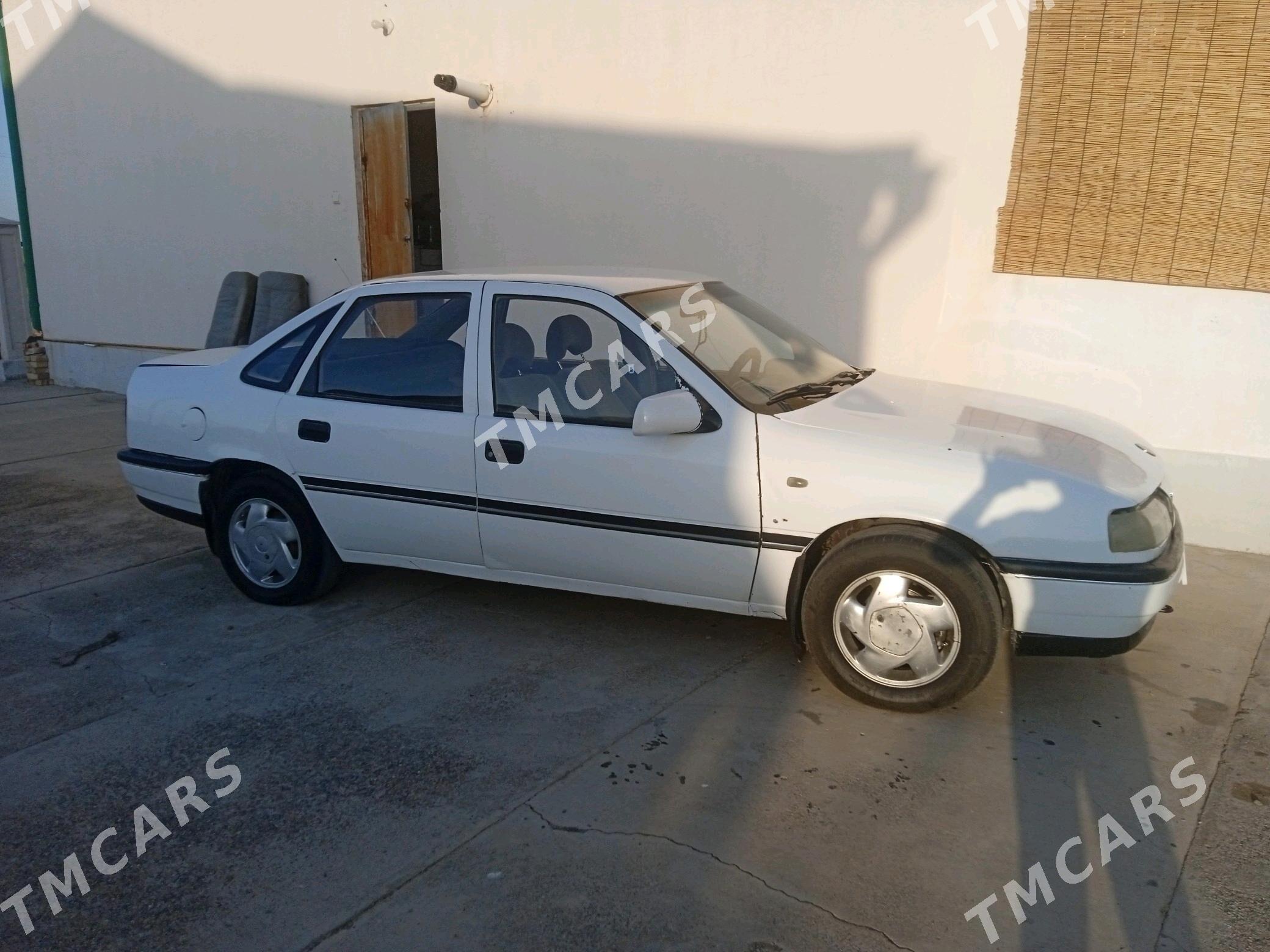 Opel Vectra 1990 - 23 000 TMT - Мары - img 2