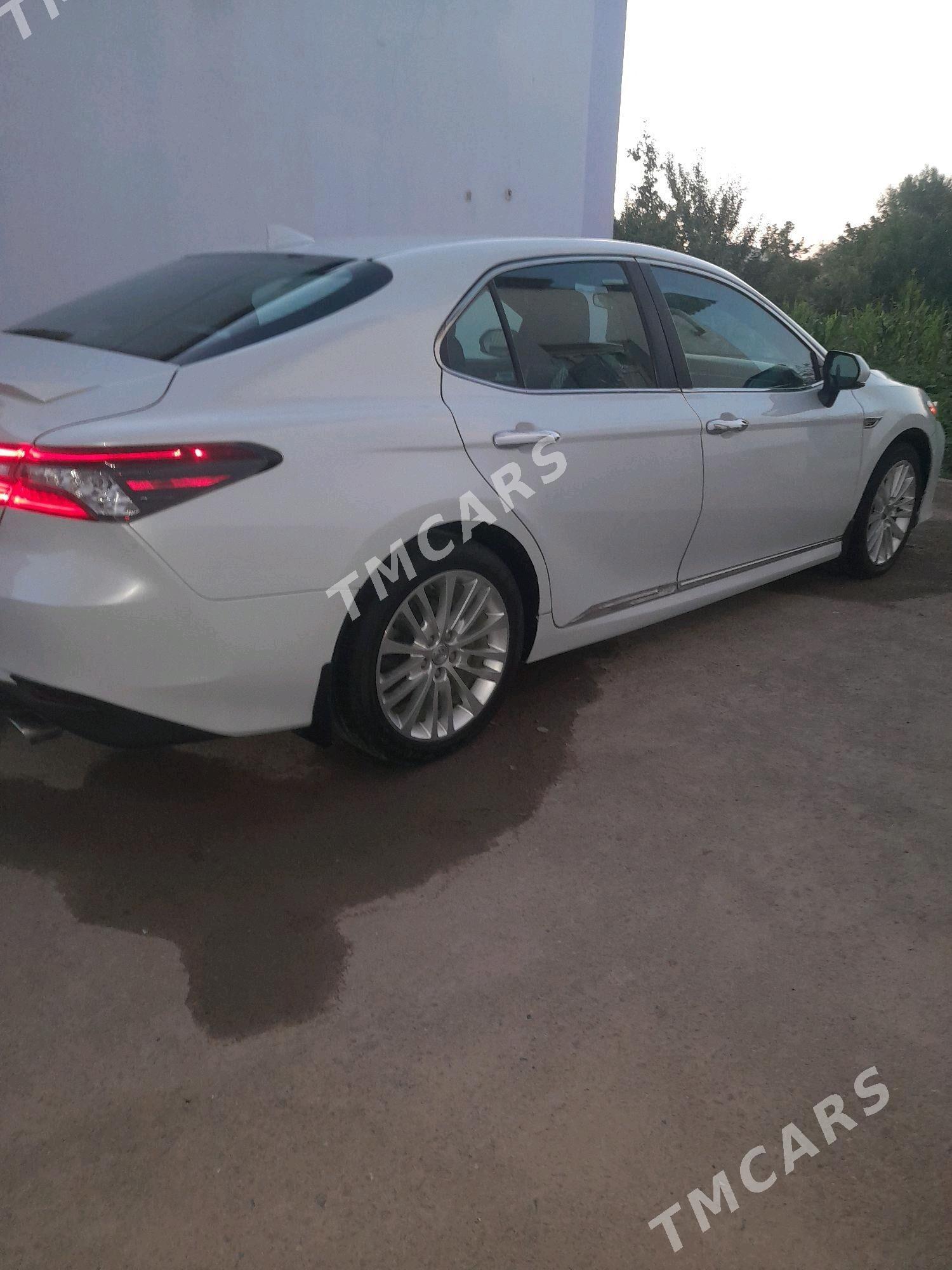 Toyota Camry 2019 - 240 000 TMT - Şabat etr. - img 4