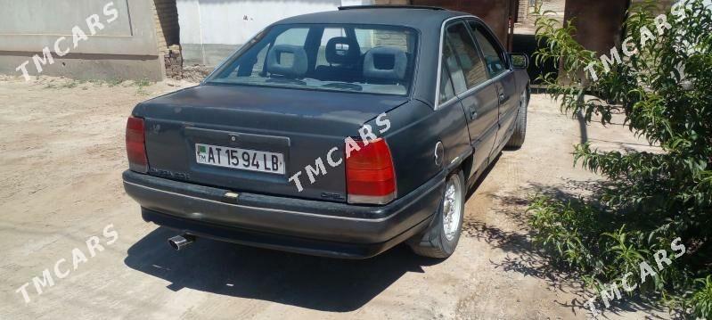 Opel Omega 1989 - 22 000 TMT - Саят - img 3