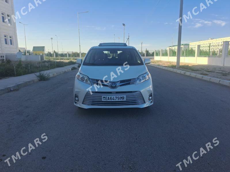 Toyota Sienna 2019 - 400 000 TMT - Ашхабад - img 3