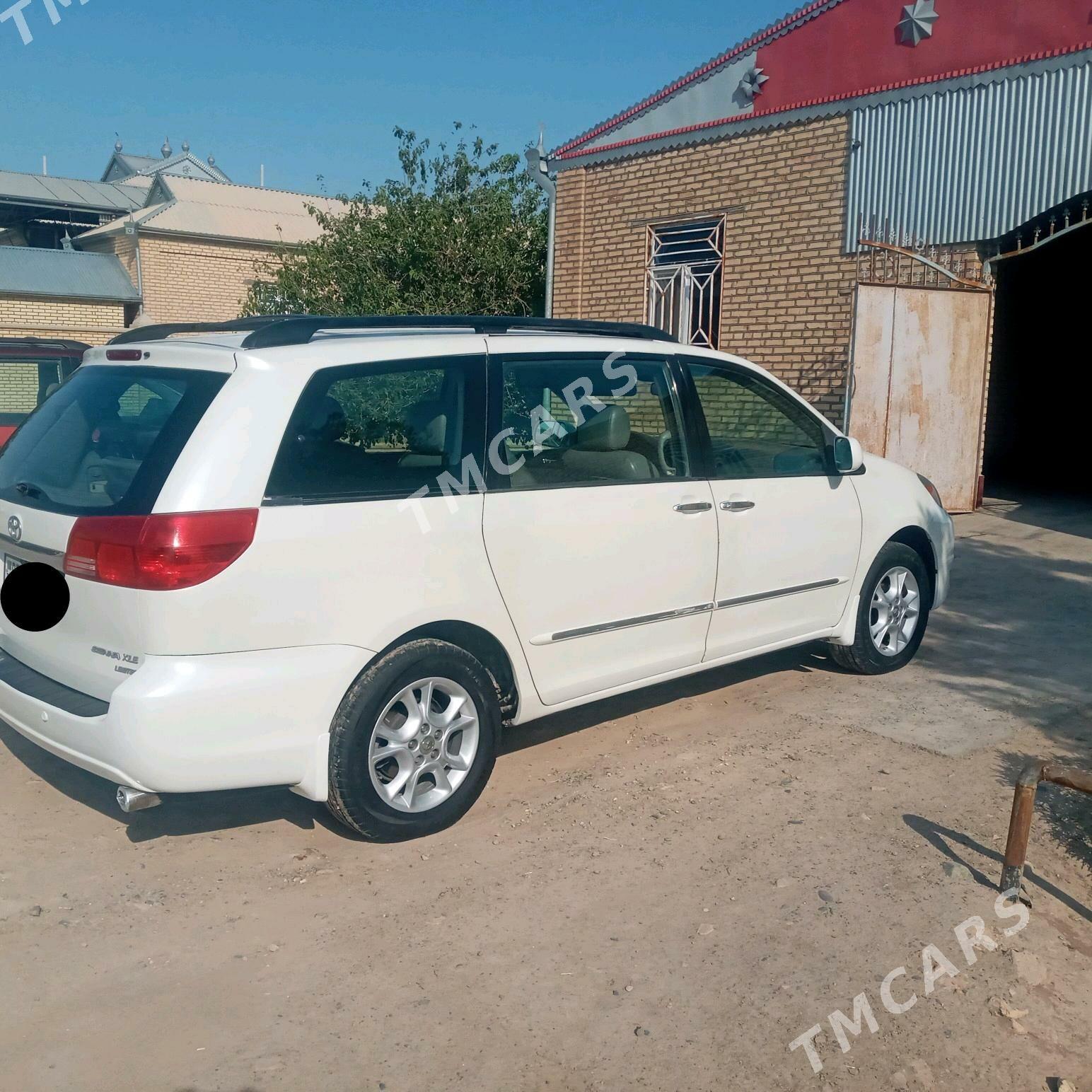 Toyota Sienna 2004 - 190 000 TMT - Мары - img 6