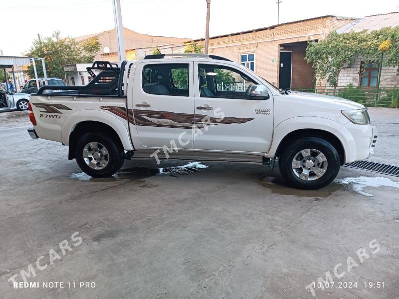 Toyota Hilux 2013 - 310 000 TMT - Туркменабат - img 6