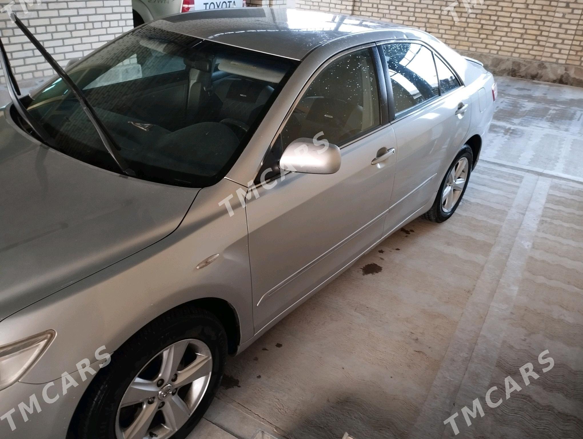 Toyota Camry 2010 - 125 000 TMT - Берекет - img 4