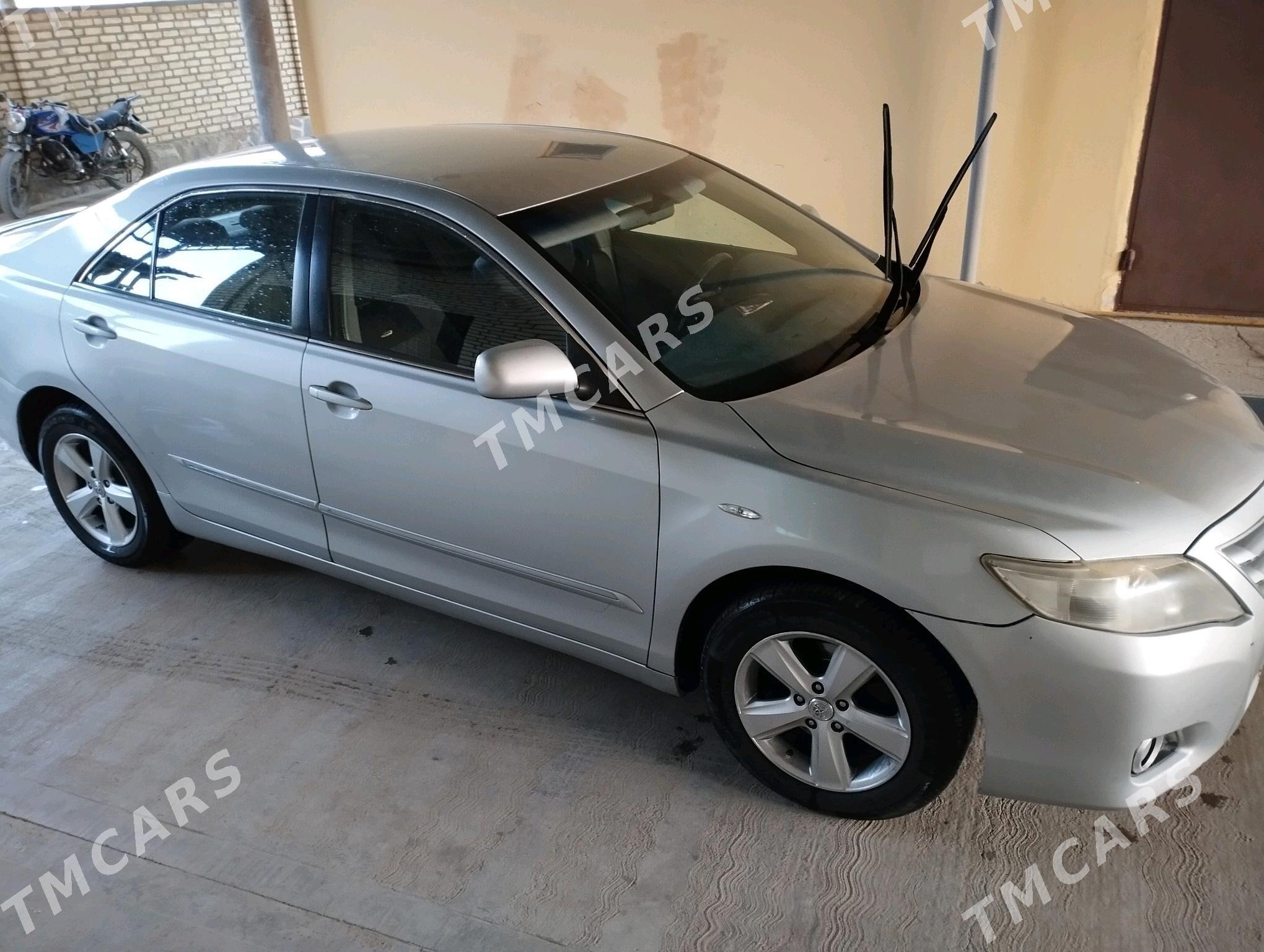 Toyota Camry 2010 - 125 000 TMT - Берекет - img 5