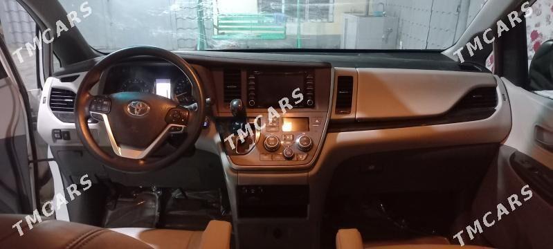 Toyota Sienna 2020 - 425 000 TMT - Гуртли - img 6