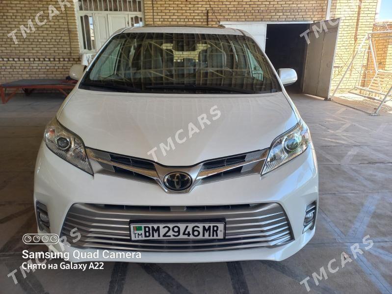 Toyota Sienna 2019 - 431 200 TMT - Мары - img 5