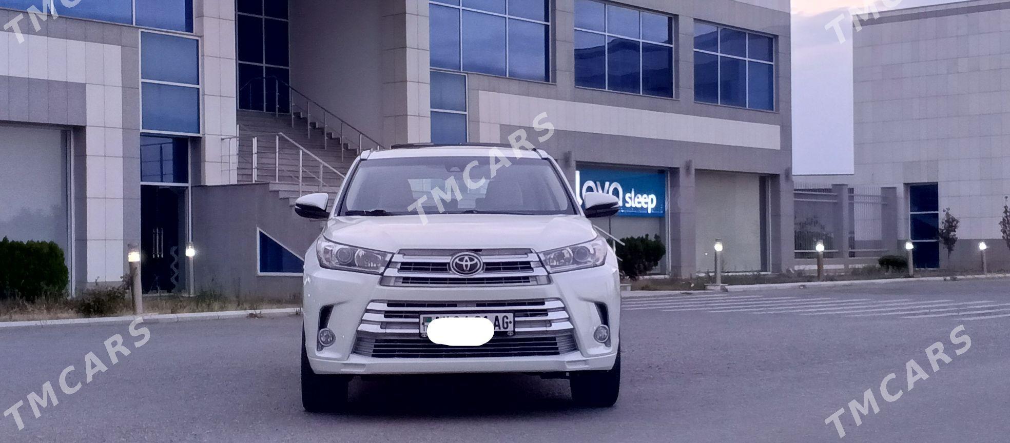 Toyota Highlander 2018 - 410 000 TMT - Aşgabat - img 8
