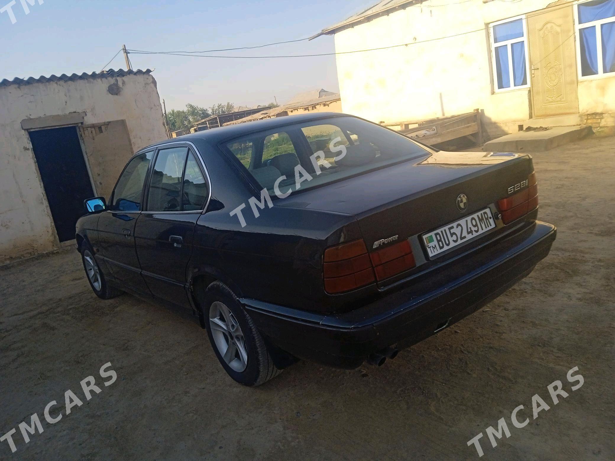 BMW 525 1996 - 40 000 TMT - Мургап - img 4