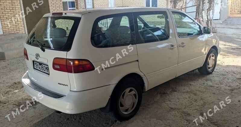 Toyota Sienna 1999 - 125 000 TMT - Мары - img 3