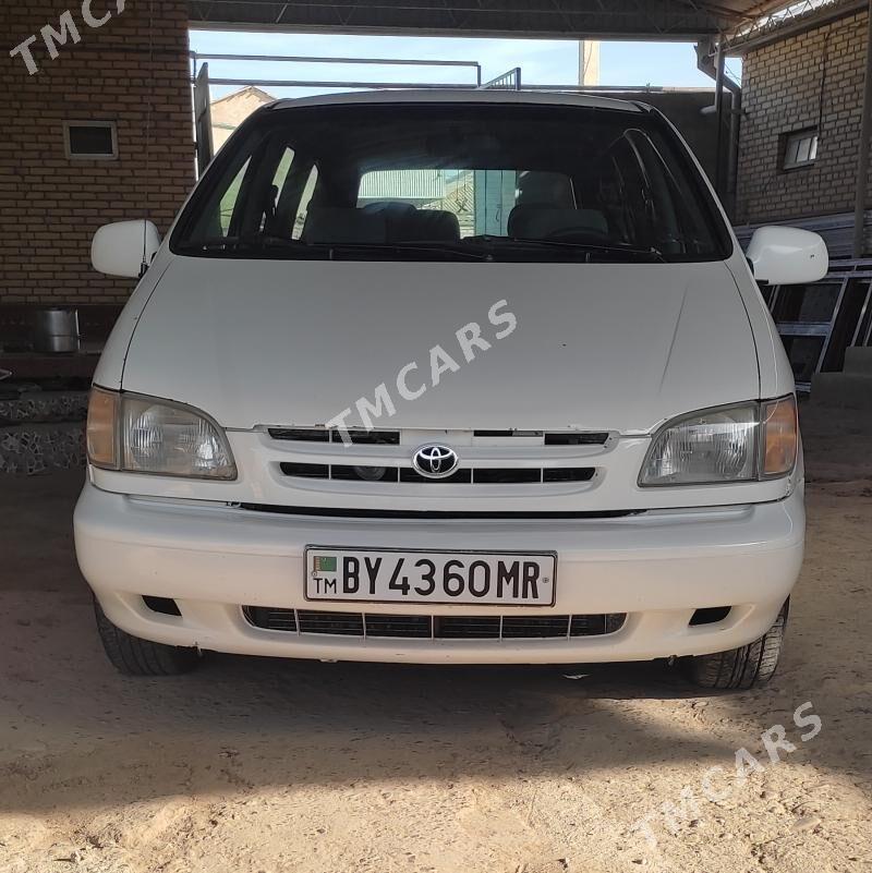 Toyota Sienna 1999 - 125 000 TMT - Мары - img 4