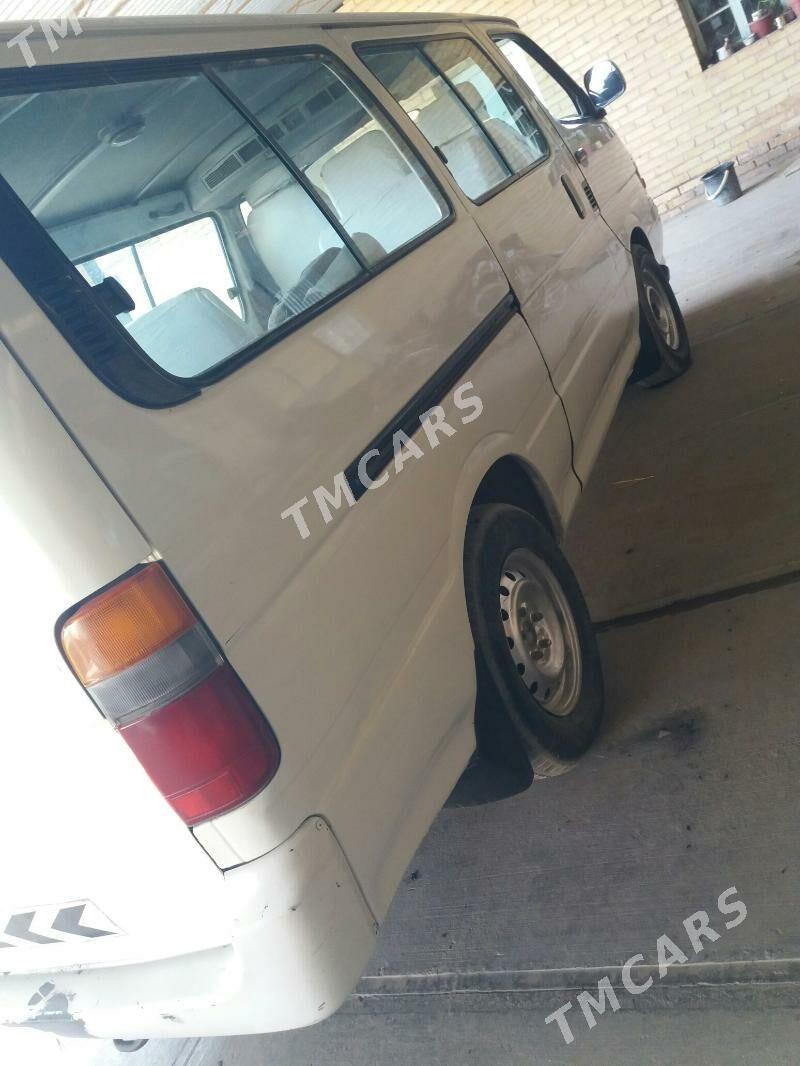 Toyota Hiace 2004 - 110 000 TMT - Саят - img 3