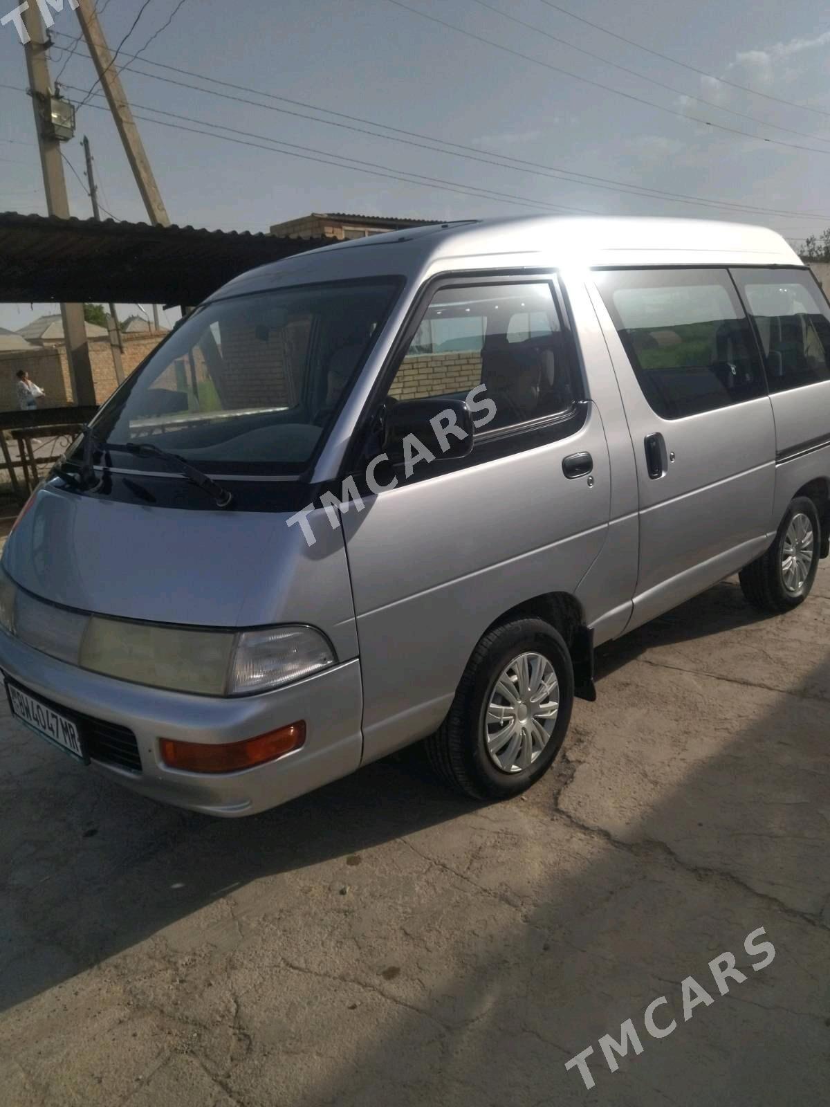 Toyota Town Ace 1995 - 70 000 TMT - Мары - img 5