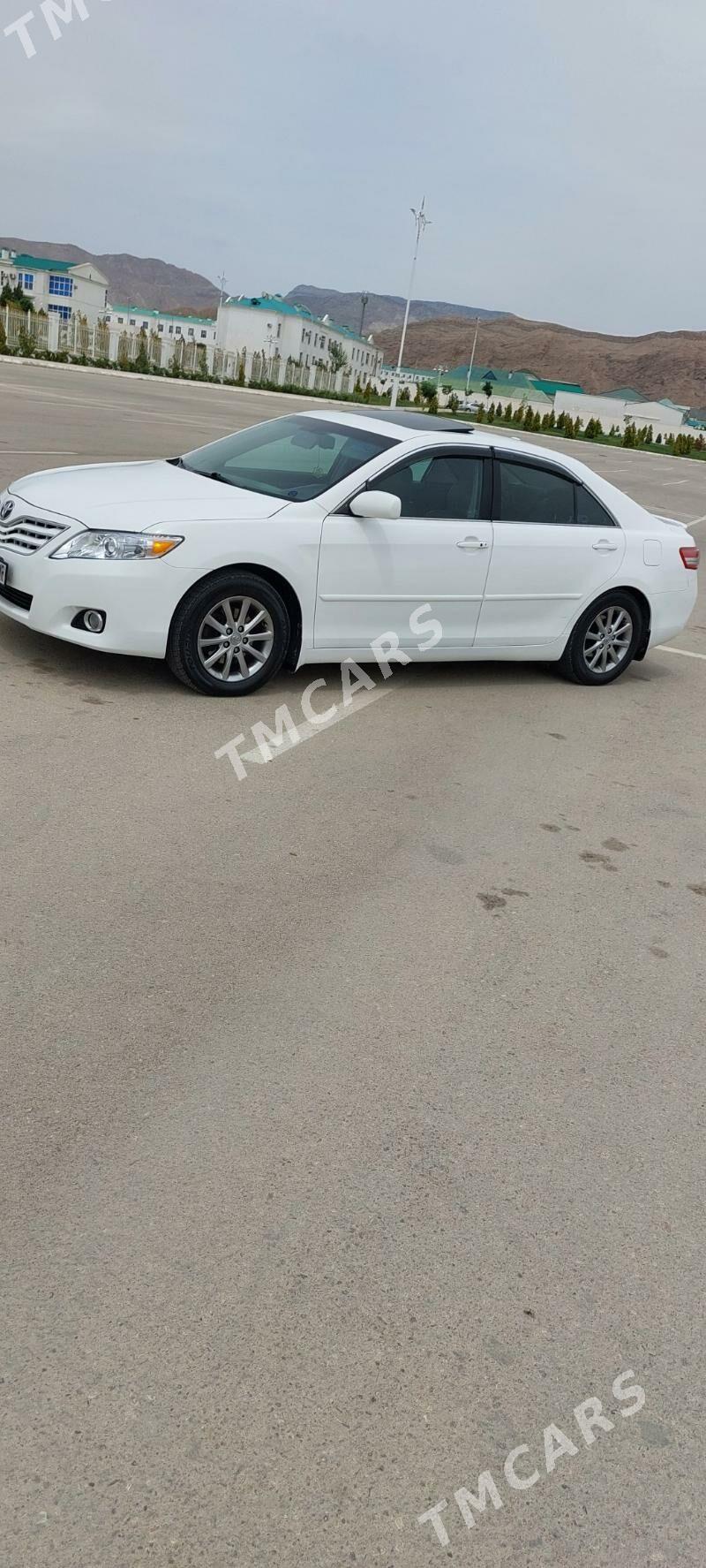 Toyota Camry 2010 - 190 000 TMT - Мары - img 4