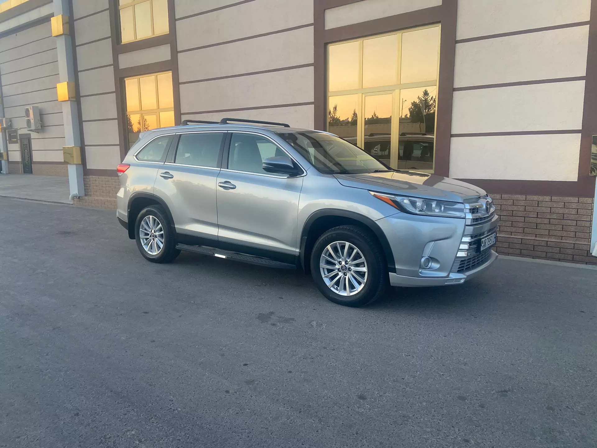 Toyota Highlander 2019 - 420 000 TMT - Türkmenabat - img 3