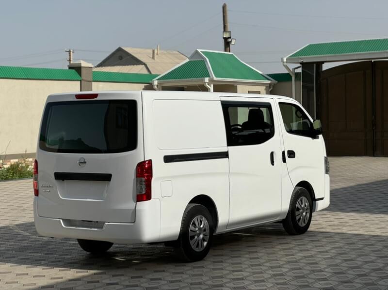 Nissan Urvan 2023 - 390 000 TMT - Мары - img 4