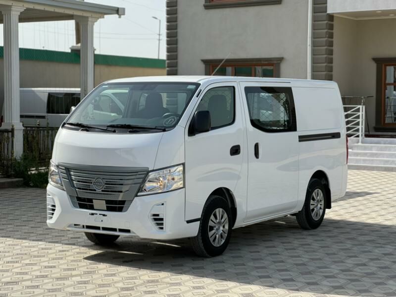 Nissan Urvan 2023 - 390 000 TMT - Мары - img 7