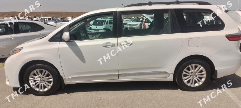 Toyota Sienna 2018 - 370 000 TMT - Aşgabat - img 3