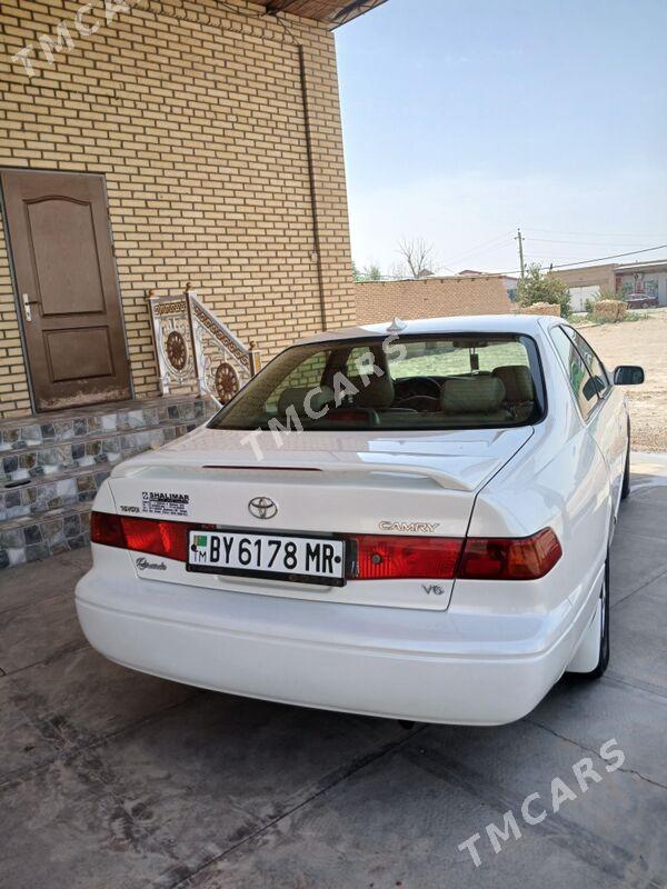 Toyota Camry 1999 - 135 000 TMT - Мары - img 5