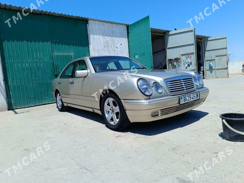 Mercedes-Benz E320 1999 - 90 000 TMT - Хазар - img 4