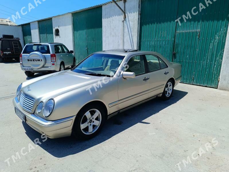 Mercedes-Benz E320 1999 - 90 000 TMT - Хазар - img 5