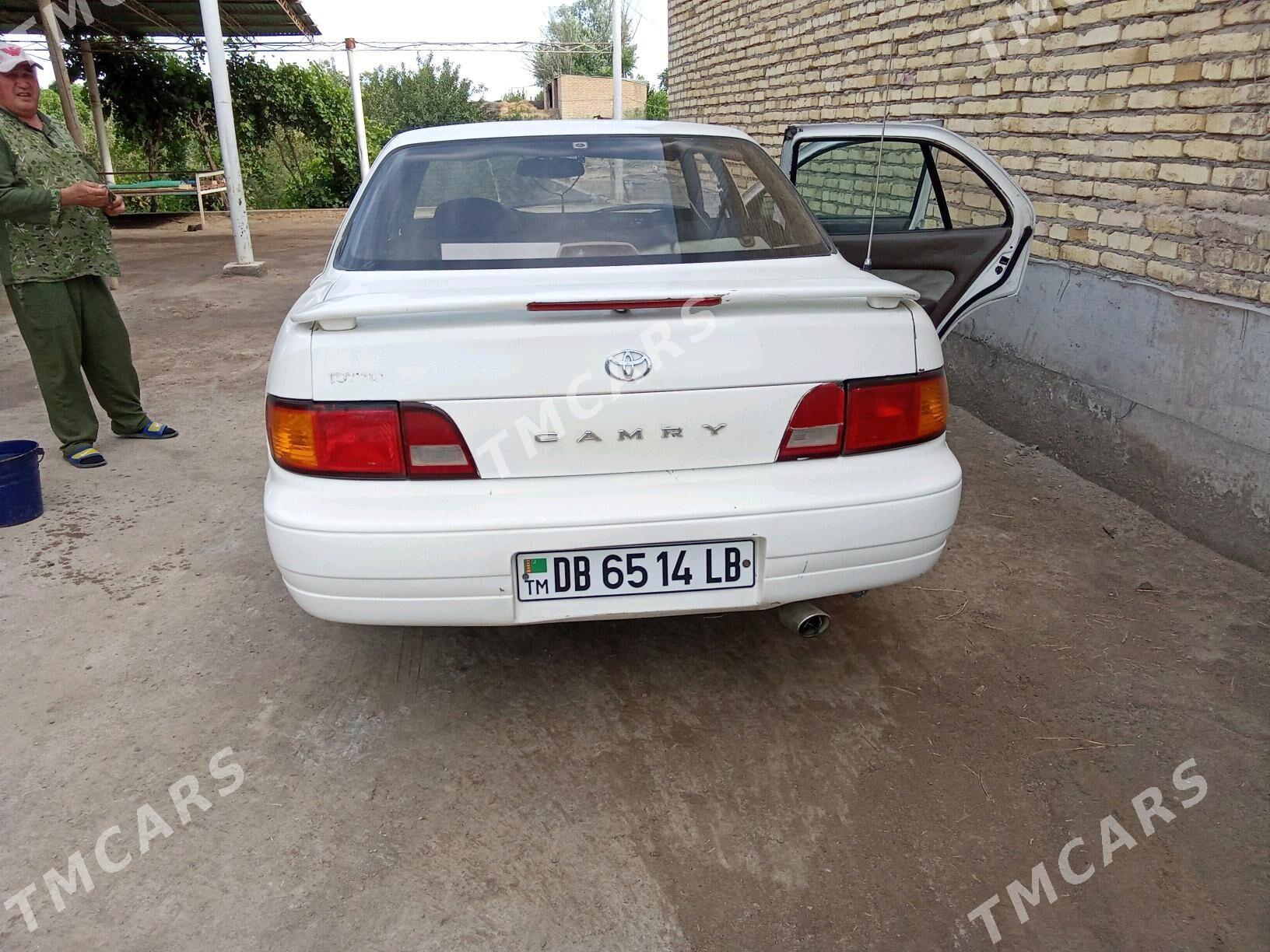 Toyota Camry 1993 - 65 000 TMT - Саят - img 4
