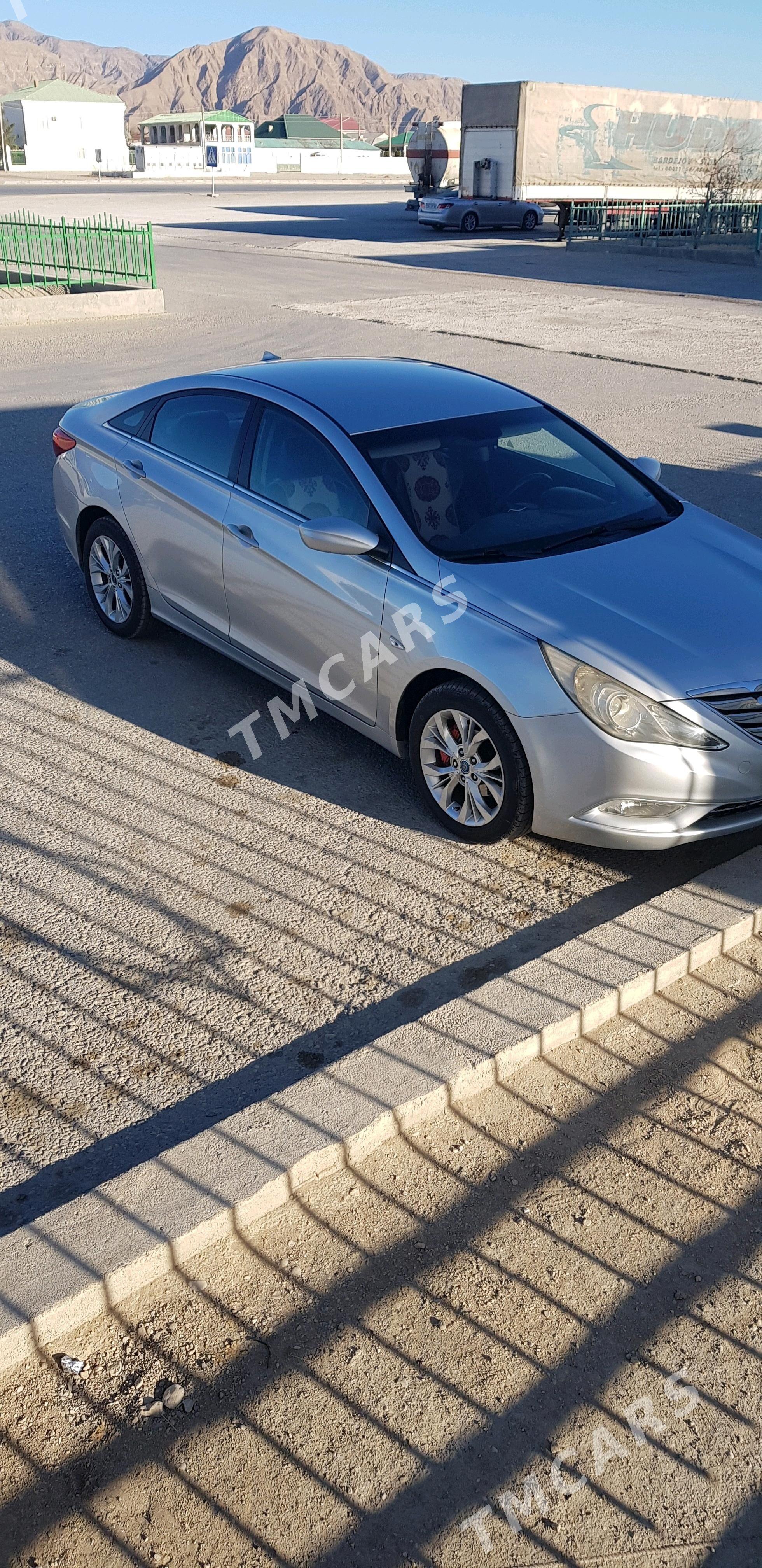 Hyundai Sonata 2011 - 130 000 TMT - Балканабат - img 4