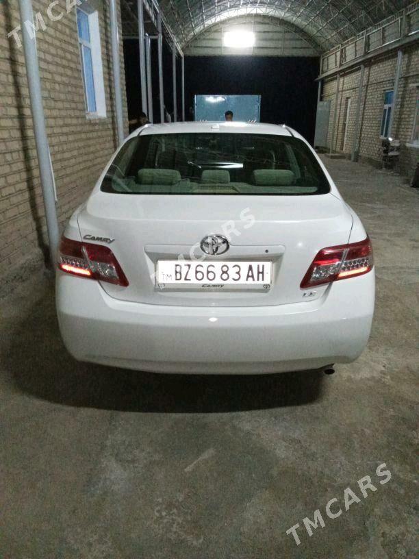 Toyota Camry 2010 - 160 000 TMT - Теджен - img 2