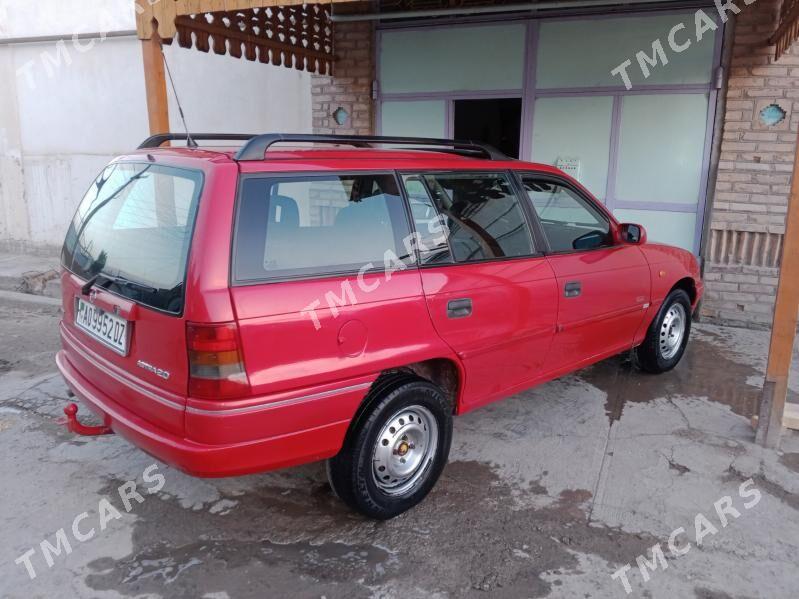 Opel Astra 1996 - 32 000 TMT - Гурбансолтан Едже - img 2