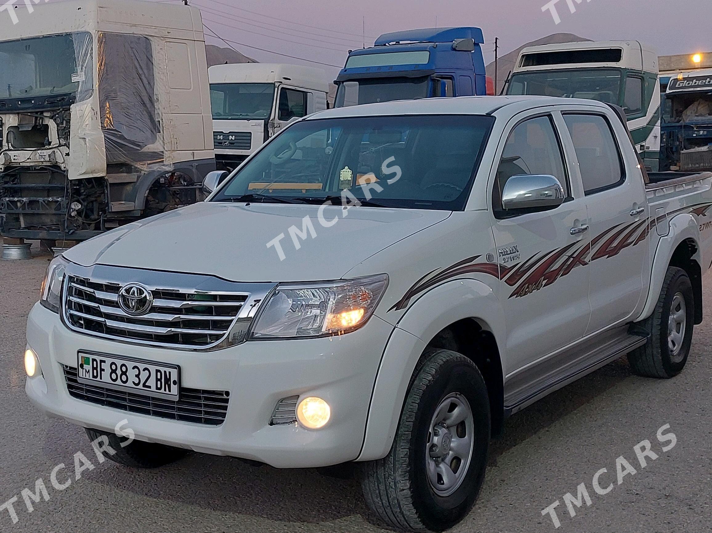 Toyota Hilux 2014 - 350 000 TMT - Балканабат - img 3