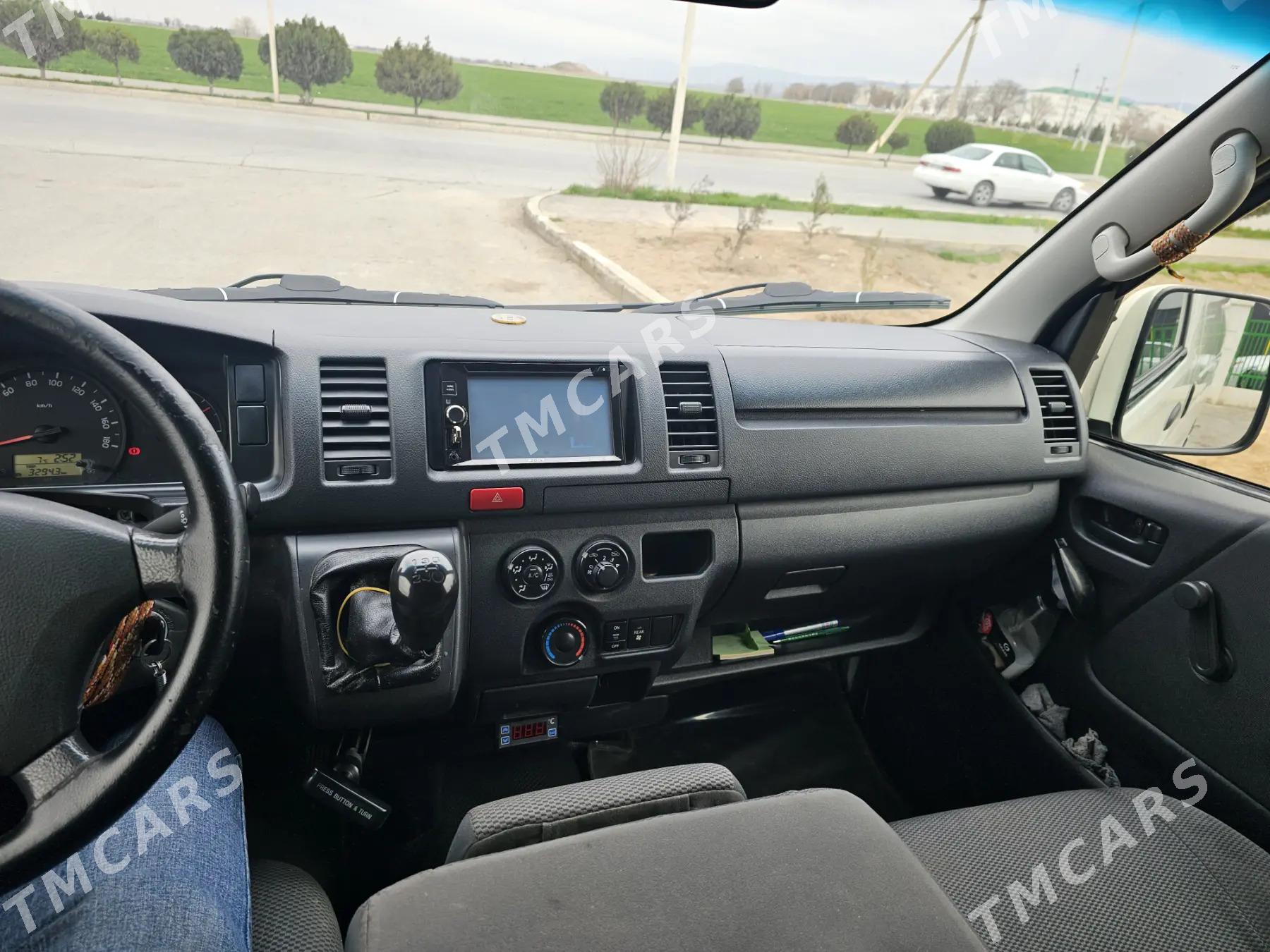 Toyota Hiace 2014 - 340 000 TMT - Ашхабад - img 4