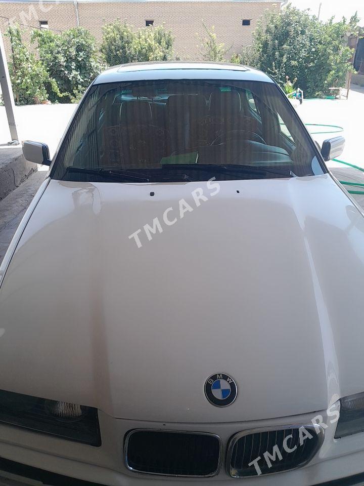 BMW 320 1992 - 32 000 TMT - Sarahs - img 5