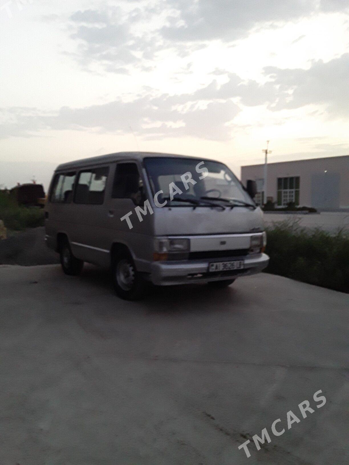 Toyota Hiace 1989 - 20 000 TMT - Туркменабат - img 2