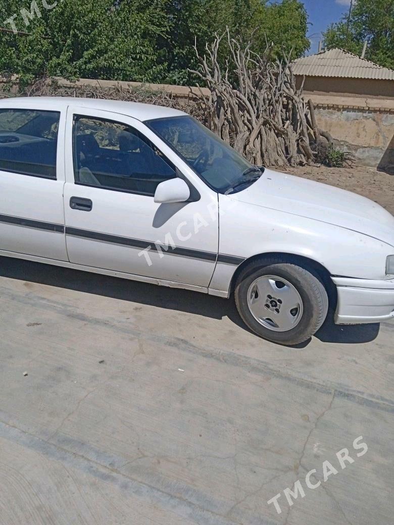 Opel Vectra 1992 - 23 000 TMT - Теджен - img 4