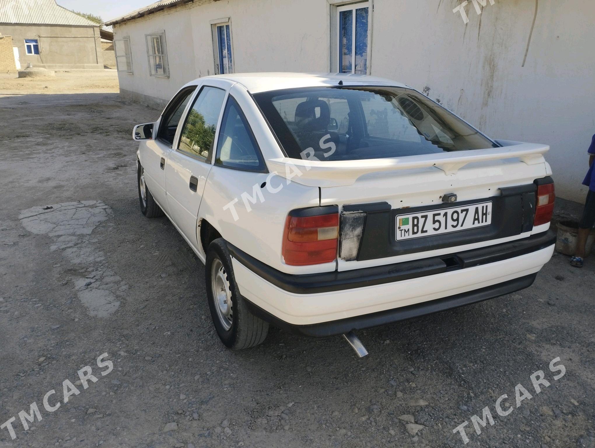 Opel Vectra 1994 - 20 000 TMT - Tejen - img 2