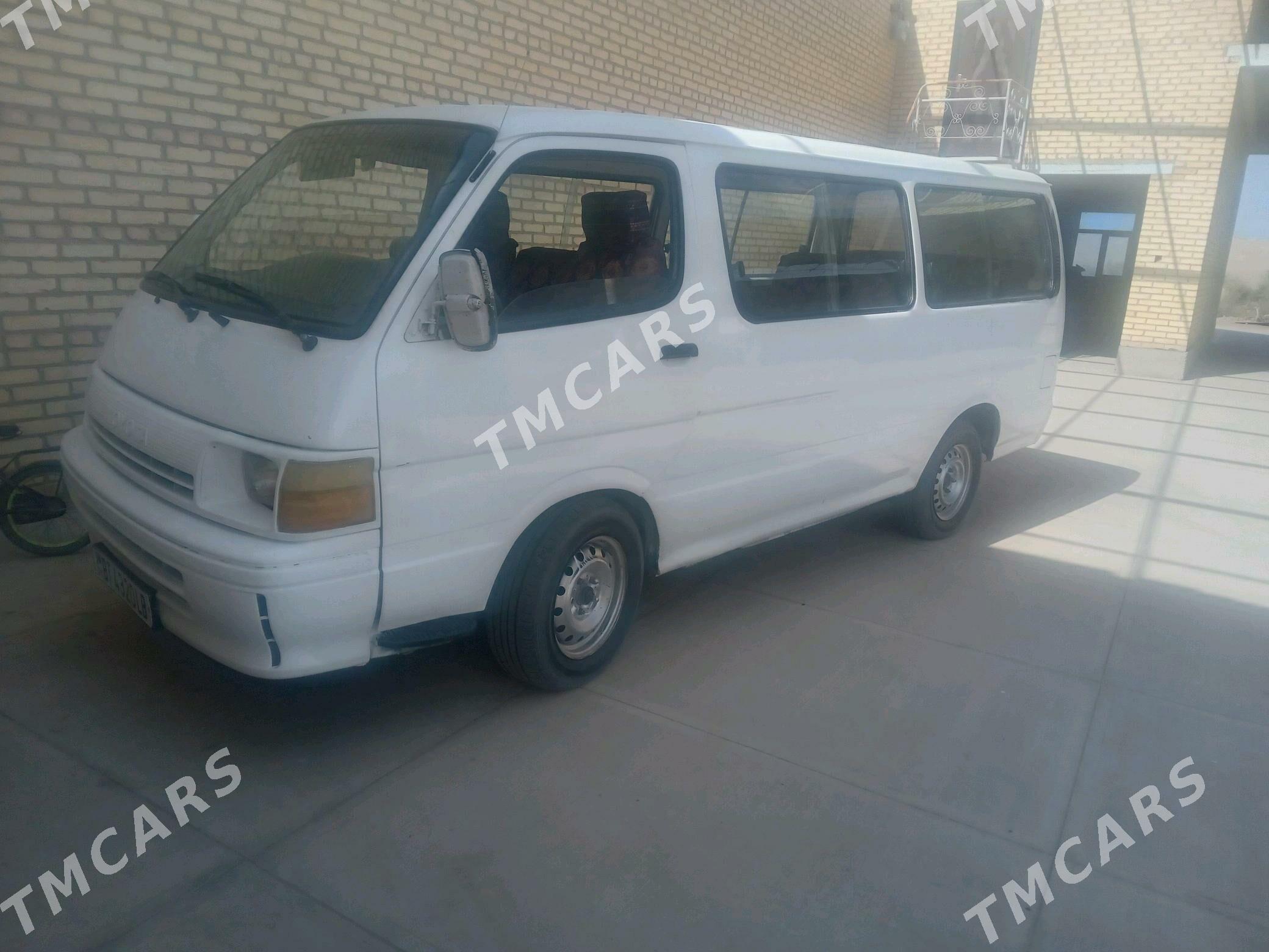 Toyota Hiace 1998 - 70 000 TMT - Saýat - img 3