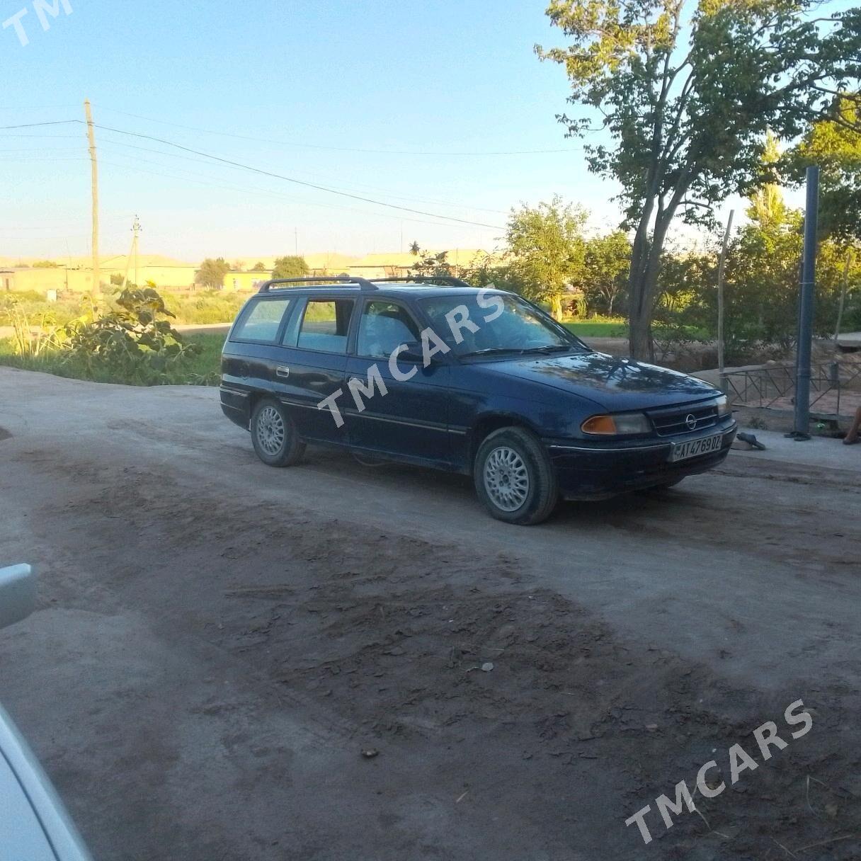 Opel Astra 1991 - 25 000 TMT - Гурбансолтан Едже - img 7