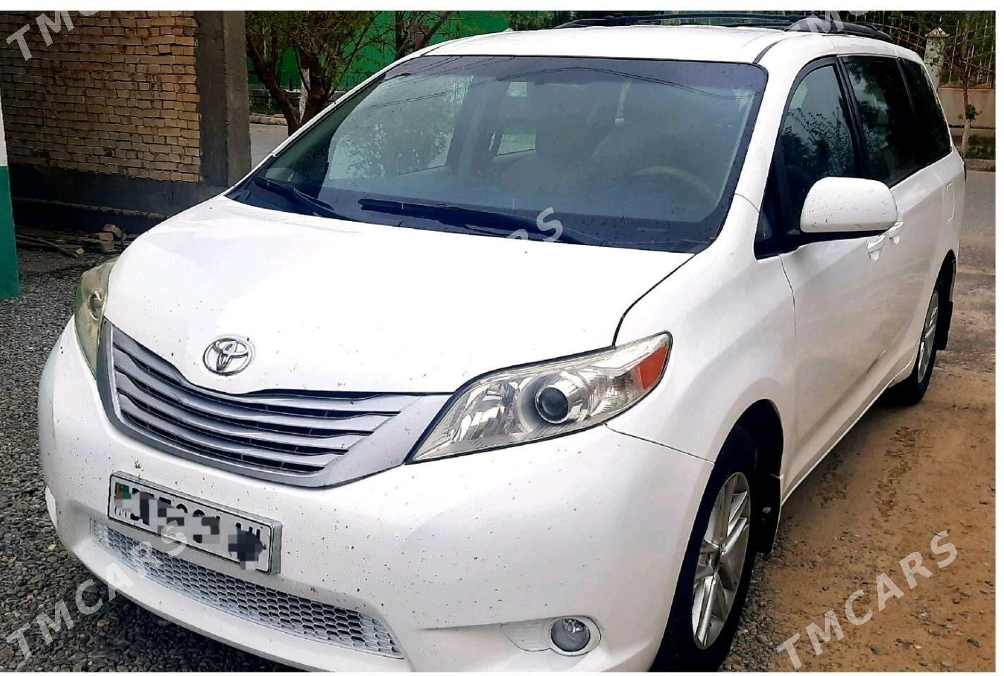 Toyota Sienna 2013 - 250 000 TMT - Ашхабад - img 2