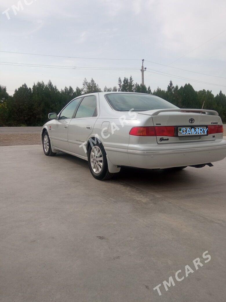 Toyota Camry 2001 - 175 000 TMT - Мары - img 2