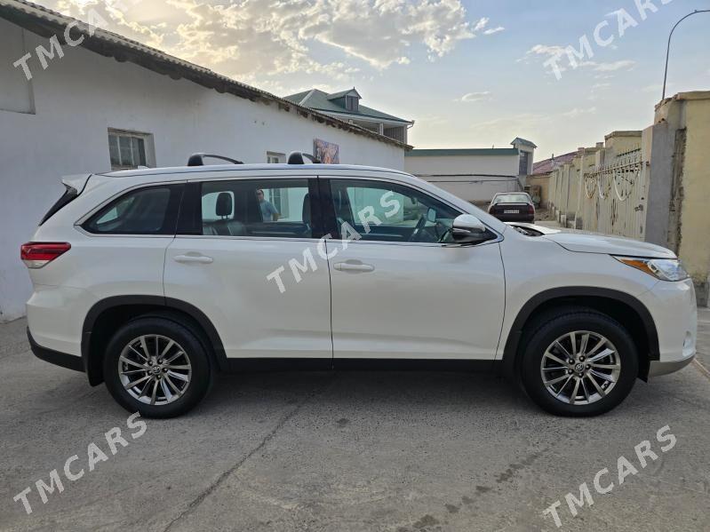 Toyota Highlander 2019 - 530 000 TMT - Туркменабат - img 3